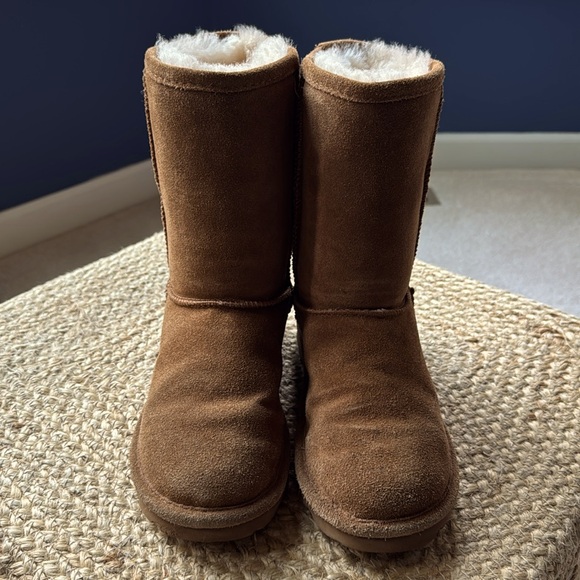 BearPaw Elle Short Boots - Picture 2 of 6
